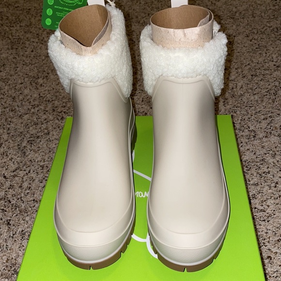 Sam Edelmam boots, size 7, brand new with tags, cream color. - Picture 4 of 4